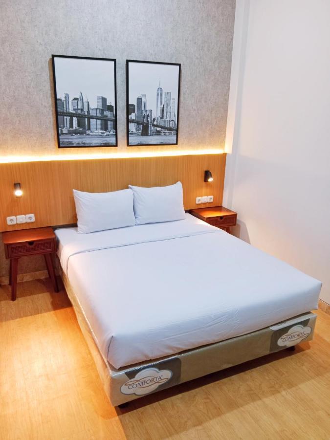 Andita Syariah Hotel Surabaya Exterior photo