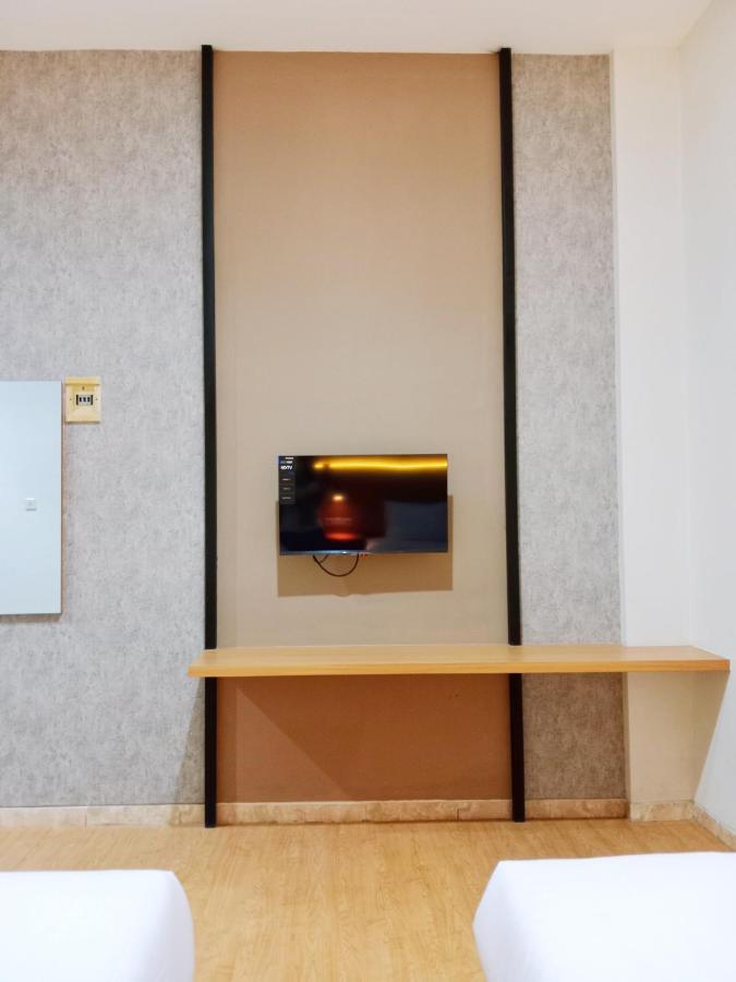 Andita Syariah Hotel Surabaya Exterior photo