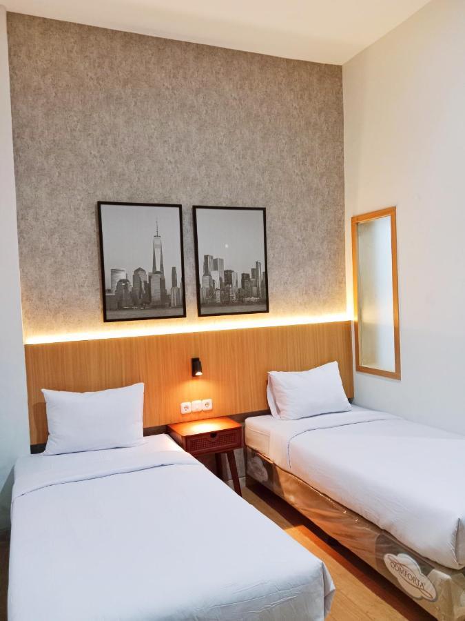 Andita Syariah Hotel Surabaya Exterior photo