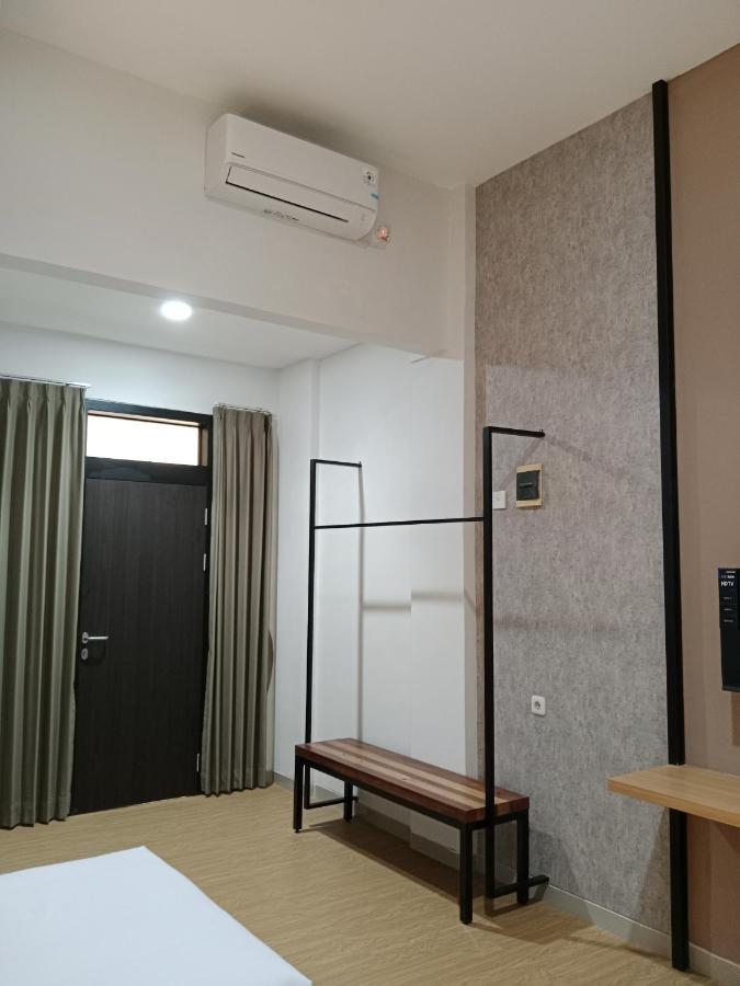 Andita Syariah Hotel Surabaya Exterior photo