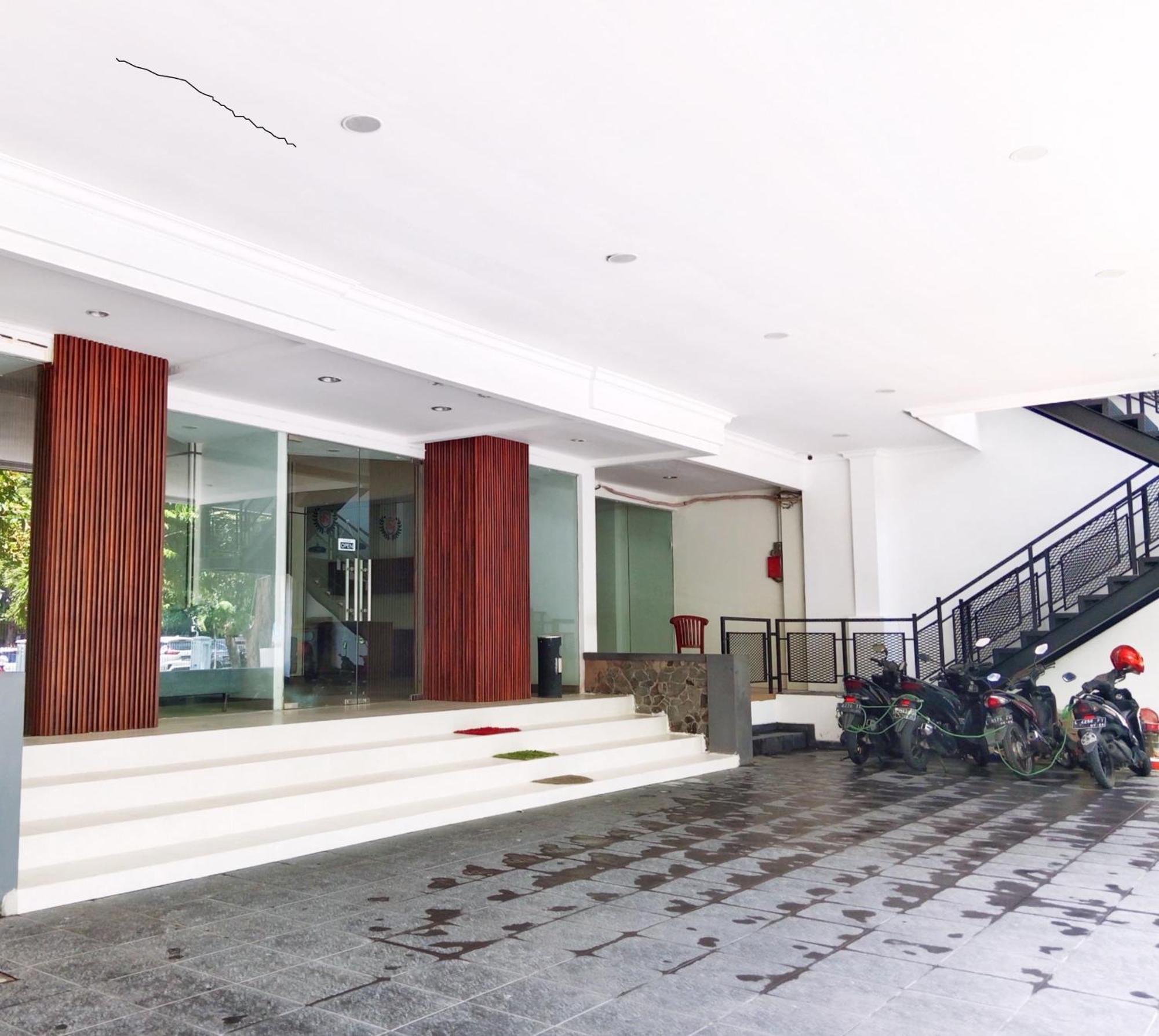Andita Syariah Hotel Surabaya Exterior photo