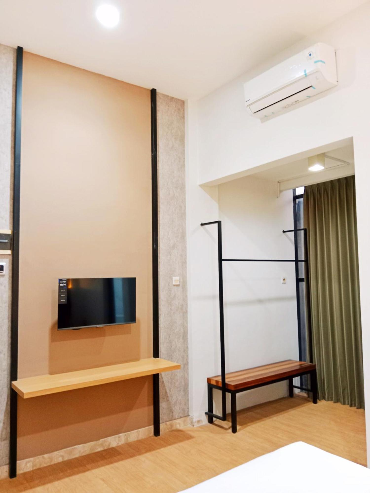 Andita Syariah Hotel Surabaya Exterior photo